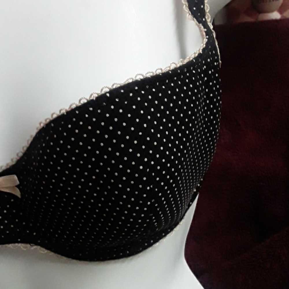 Elle McPherson bra.